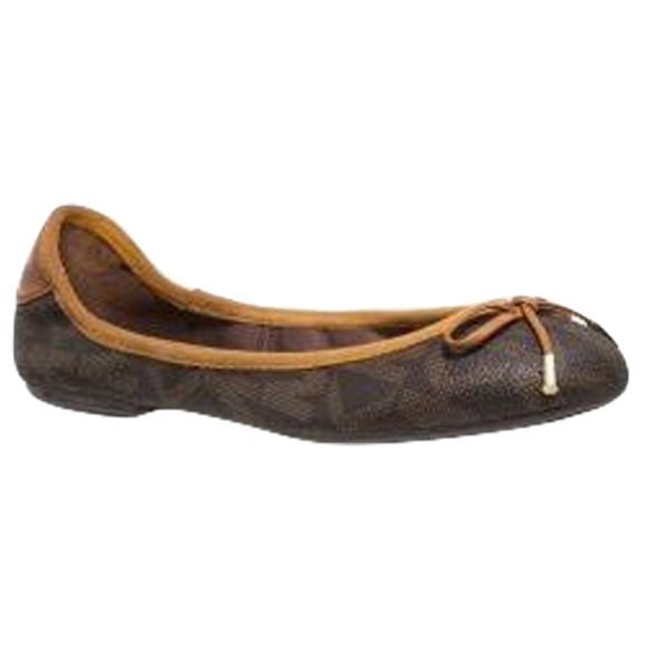 Michael Kors City-Logo Print Ballerina Flat - Picture 2 of 6